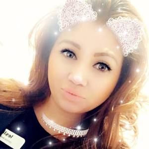 Meet your Posher, Leslie